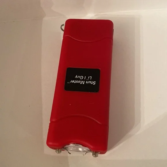 Red taser ❤️ - Picture 5 of 7